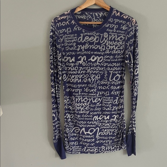 LULULEMON Blue Graphic all Over Long Sleeve Top Size Large - Picture 1 of 8